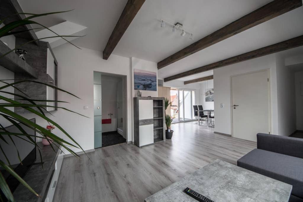 Haus 8 * Hohenwarsleben